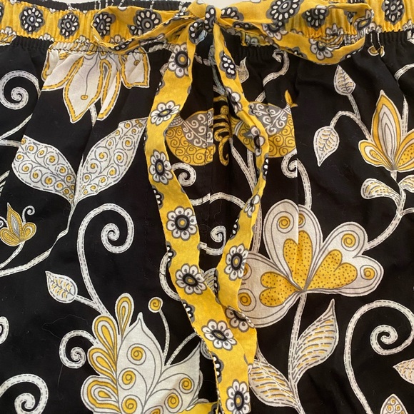 Vera Bradley Retired Print Yellow Bird Sleep Short size Medium - Picture 4 of 7